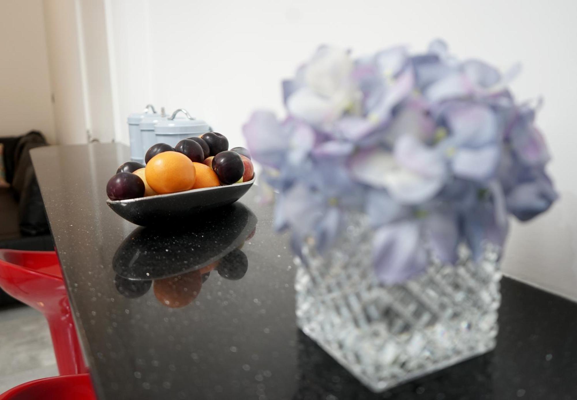 Luxury London House Sleeps 13, 2 Minutes To Metro Villa Exteriör bild