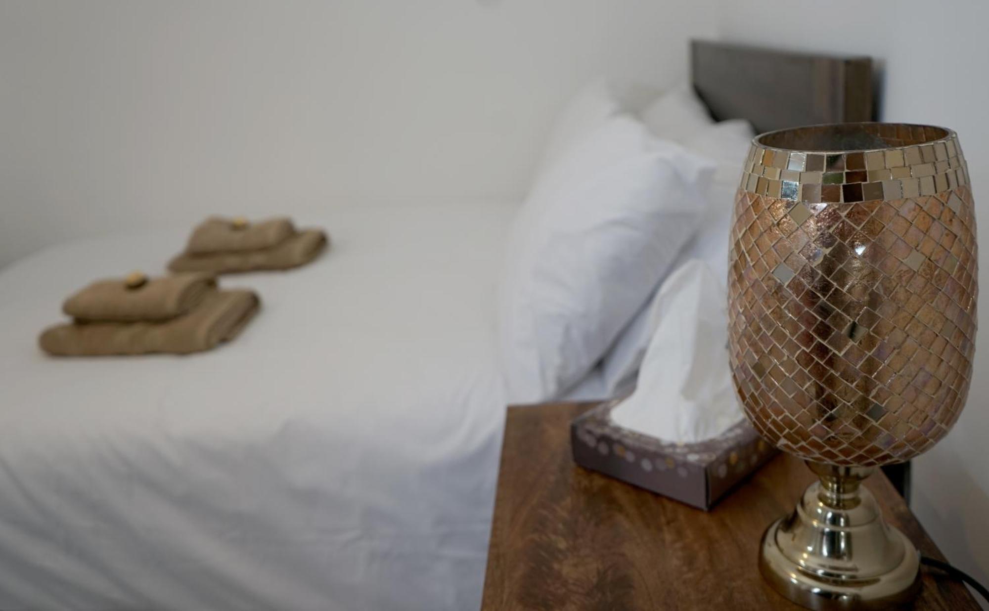 Luxury London House Sleeps 13, 2 Minutes To Metro Villa Exteriör bild