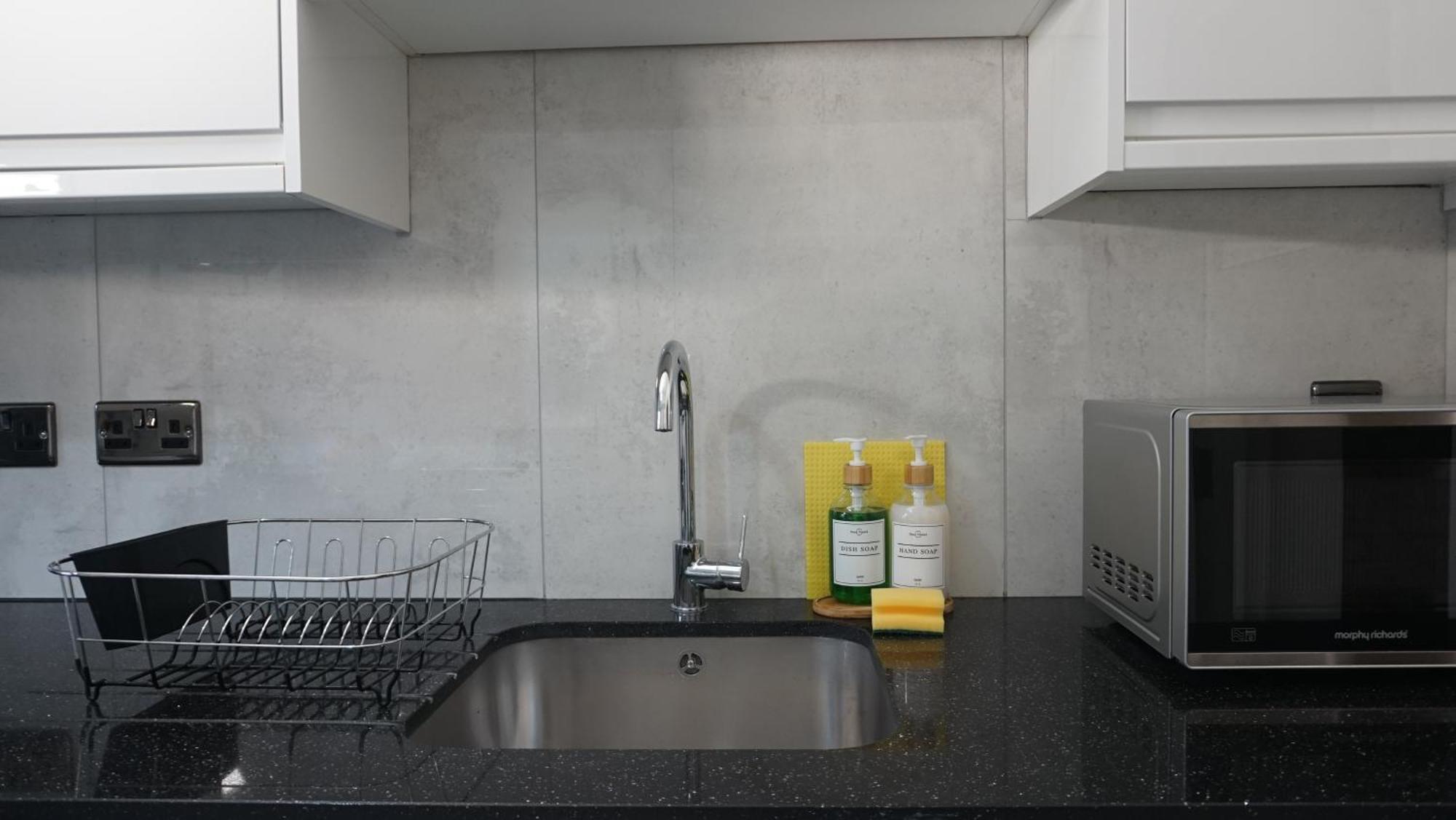 Luxury London House Sleeps 13, 2 Minutes To Metro Villa Exteriör bild