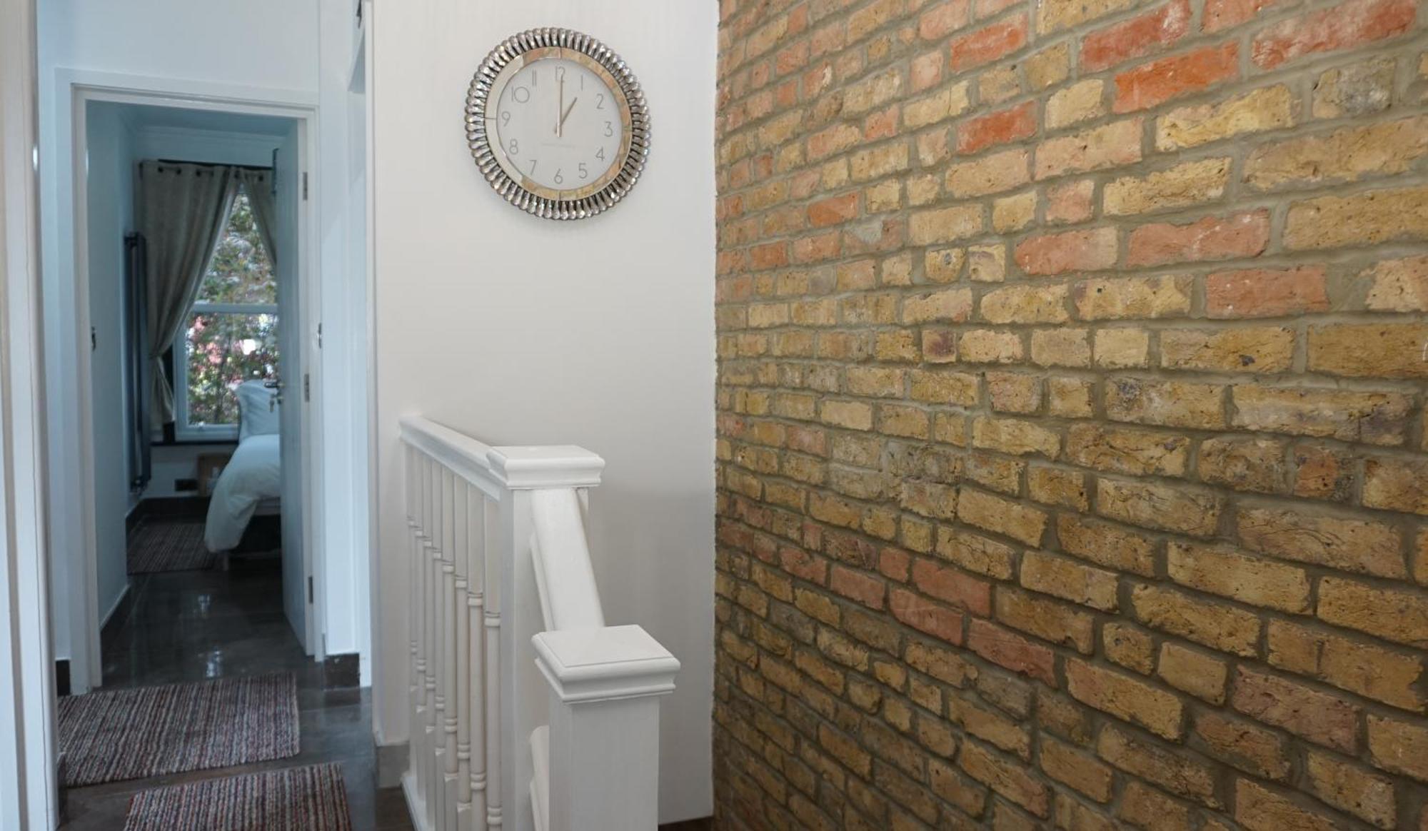 Luxury London House Sleeps 13, 2 Minutes To Metro Villa Exteriör bild